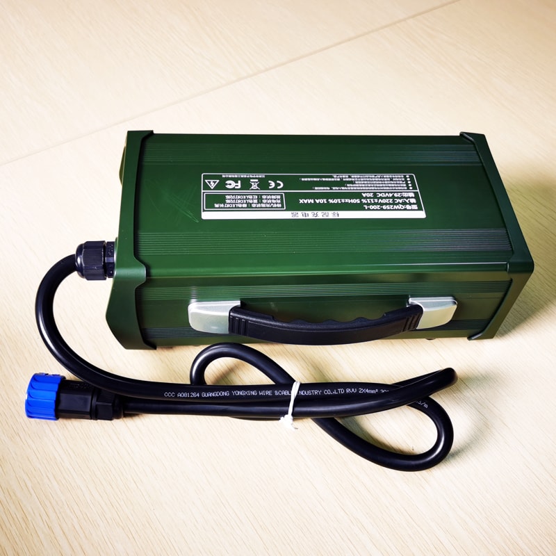 Military products 28.8V 29.2V 30a 900W Low Temperature charger for 8S 24V 25.6V LiFePO4 battery pack with PFC